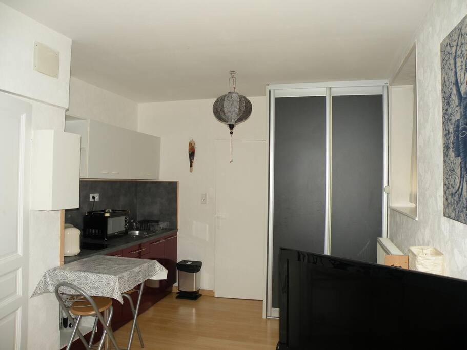 Ferienwohnung Charmant Studio A Belfort Quartier Vosges Exterior foto